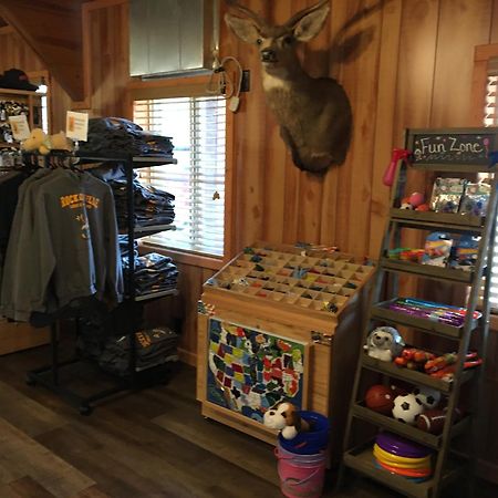 Rockerville Lodge & Cabins Keystone Bagian luar foto