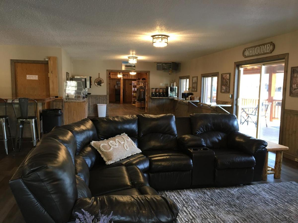 Rockerville Lodge & Cabins Keystone Bagian luar foto