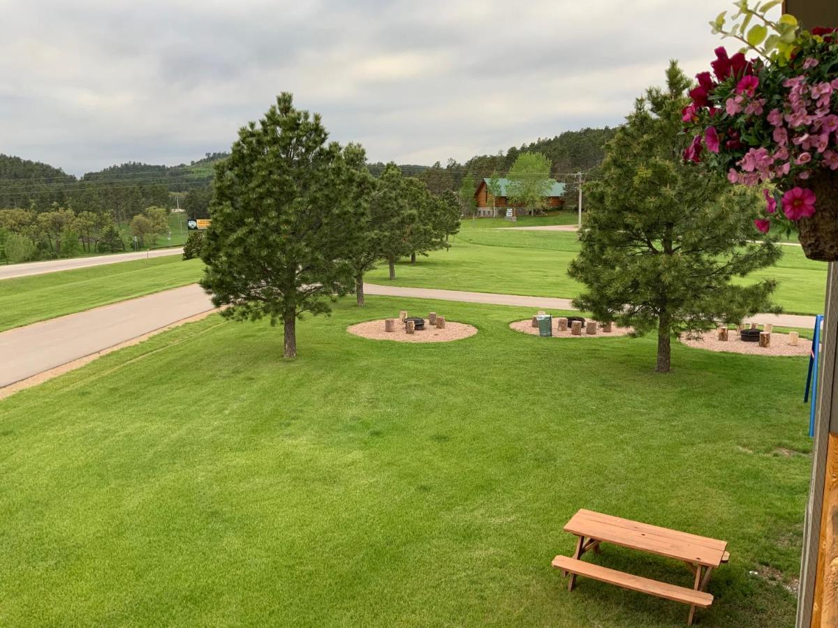 Rockerville Lodge & Cabins Keystone Bagian luar foto