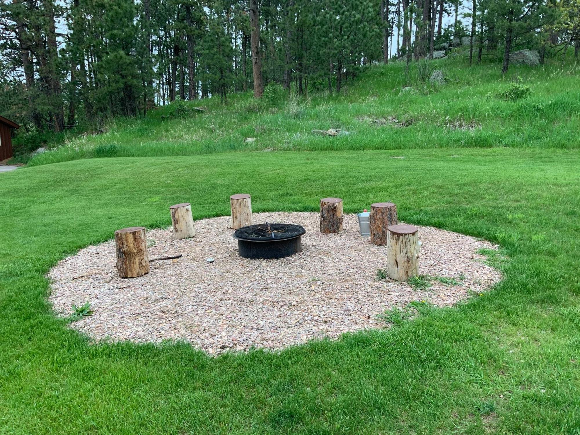 Rockerville Lodge & Cabins Keystone Bagian luar foto